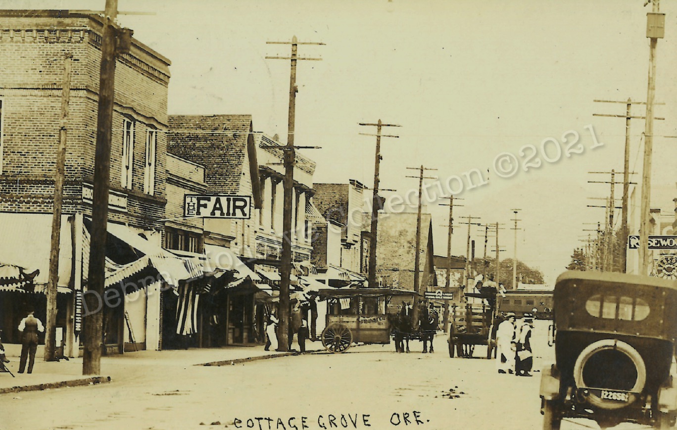 Postcard 16 Cottage Grove Main Street circa 1917